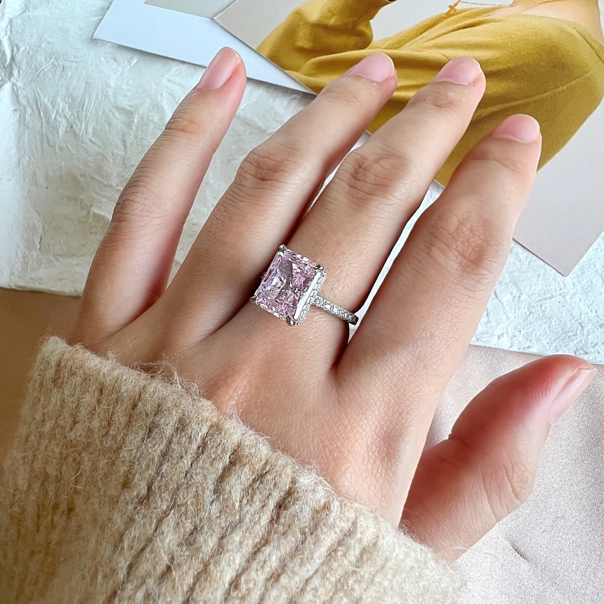 [Together]4.0 Carat Luxurious Engagement Ring