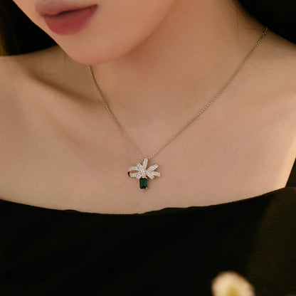 [Together]Luxurious Flower Shape Emerald Cut Necklace