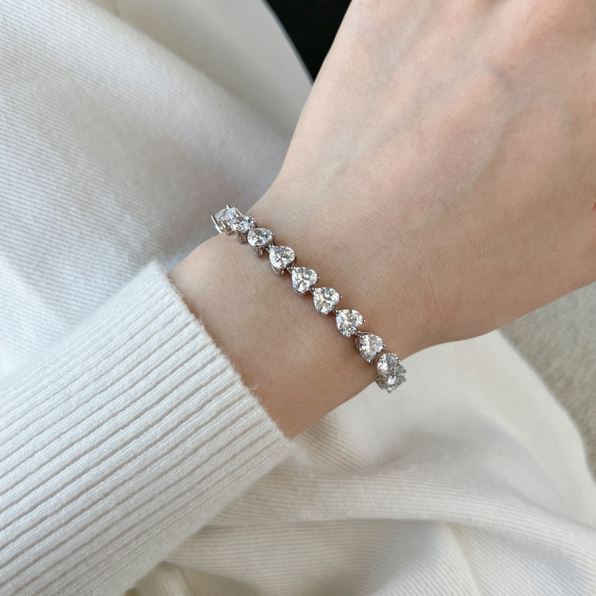 [Together]0.75 Carat Elegant Romantic Heart Shape Lover Bracelet