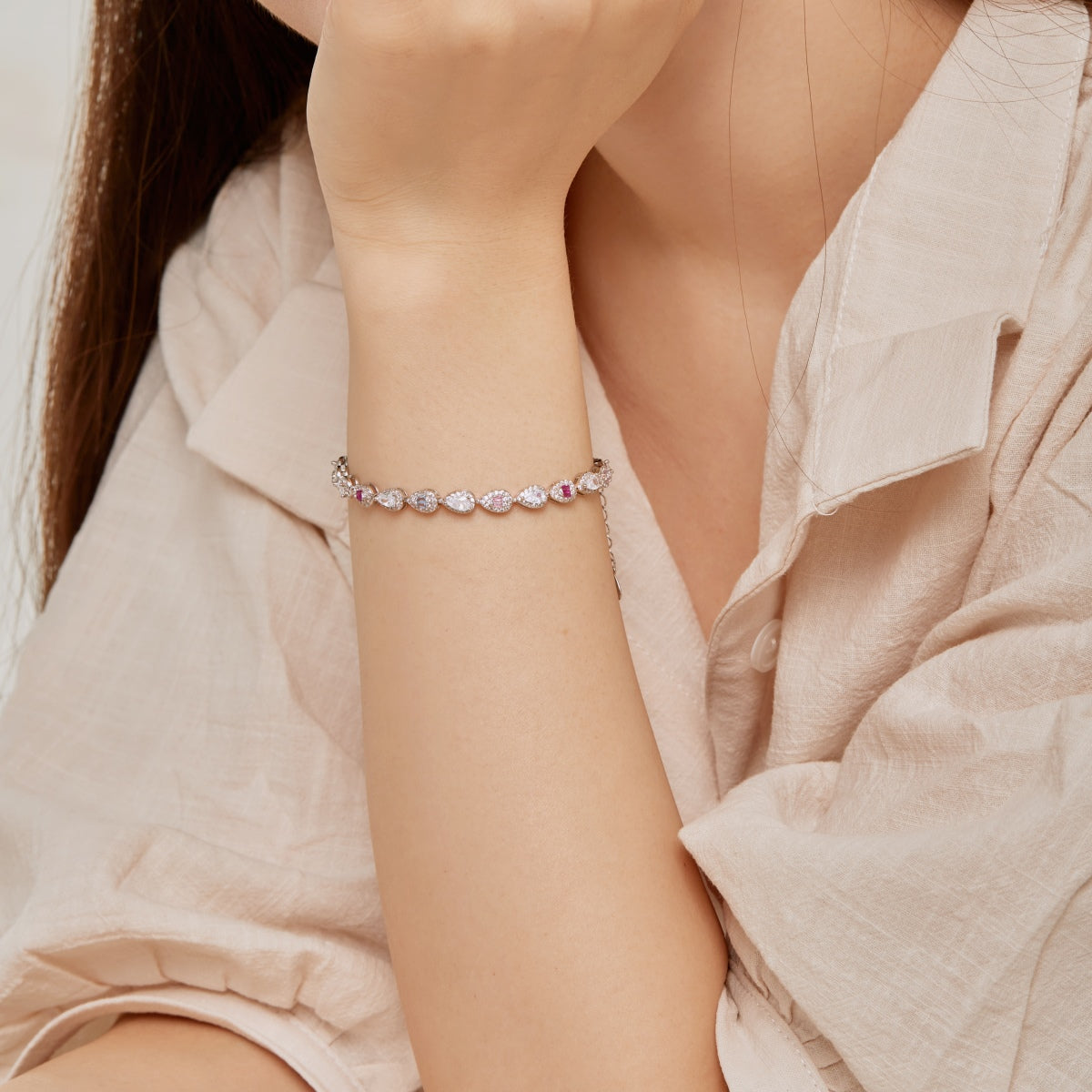 [Together]0.25 Carat Radiant Water Drop Shape Daily Bracelet